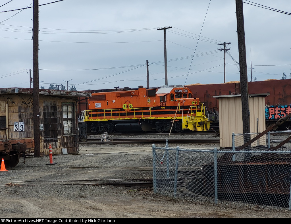 PNWR 3549 Tied Down in Albany